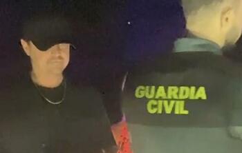 Moment viral în Ibiza: DiCaprio, verificat ca la aeroport înainte de petrecerea vedetelor de la Hollywood