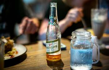 Spaghett, cocktailul verii 2025? Aperol spritz-ul crizei economice cucerește America