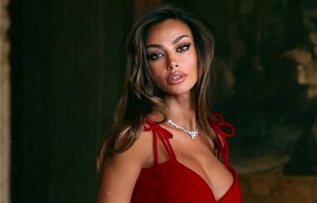 Mădălina Ghenea a dezvăluit motivul pentru care nu vrea să se căsătorească! „Îmi stric libertatea!” – GALERIE FOTO