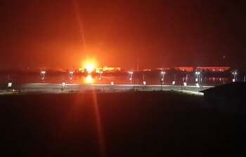 Un atac ucrainean cu drone a incendiat un petrolier şi infrastructura portului rus Tuapse de la Marea Neagră