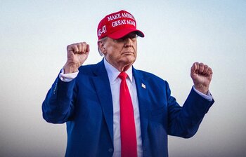 Preşedintele Trump nu mai doreşte relaxarea sancţiunilor şi ar putea bombarda din nou Iranul