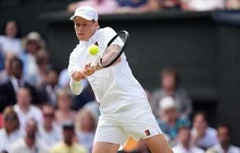 Sinner se răzbună pe Alcaraz și câștigă primul său titlu la Wimbledon