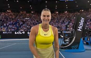 Canicula a revenit la turneul de tenis de la Wimbledon / Aryna Sabalenka, numărul unu mondial, le-a oferit apă şi (…)