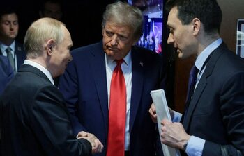Trump este fascinat de Putin, Rusia continuă să ucidă: Cum poate obține pacea Ucraina?