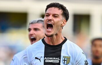 FCSB pregătește lovitura verii: Transferul lui Dennis Man