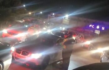 Scandal uriaș la baza FCSB din Berceni. Sute de mașini și motociclete au dat buzna pe proprietatea lui Gigi Becali. (…)
