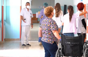 Acuzaţii de malpraxis la spitalul din Sinaia. O femeie, în comă după o intervenţie de rutină