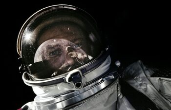 NASA își deschide arhivele: imagini rare care dezvăluie momente personale din spațiu ale astronauților