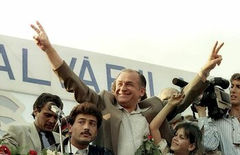 Ion Iliescu și Poporul: strategia care l-a făcut președinte de trei ori, „Am câștigat fără internet, fără (…)