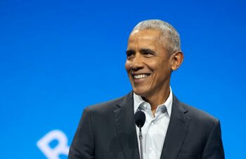 Barack Obama își reia rolul politic și pregătește o strategie de contracarare a lui Donald Trump