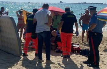 O femeie a murit fulgerător în mare, la câțiva metri de soț. Ce au descoperit medicii la autopsie