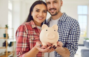 Cum facem față noilor taxe și scumpirilor la energie? De la strategie națională la bugetul familiei