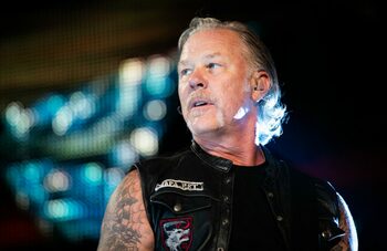 Viața lui James Hetfield, vocalistul Metallica. Demonii, depresia și triumful legendei metal