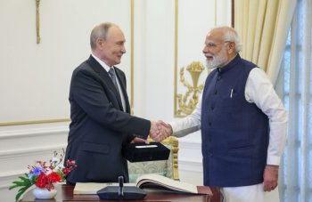 În vizită în India, Putin promite combustibil „fără întrerupere”, sfidând cererea SUA de reducere a importurilor de (…)