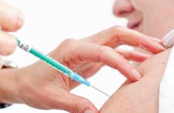 Ce să mănânci și să bei înainte și după vaccinul antigripal pentru a evita efectele secundare, potrivit medicilor