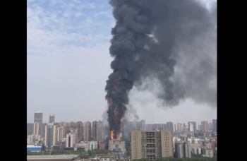 Doisprezece oameni au murit, într-un incendiu izbucnit într-un bloc dintr-o provincie din sudul Chinei