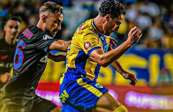 FCSB învinge Petrolul și obține prima victorie a sezonului, la capătul unui meci spectaculos
