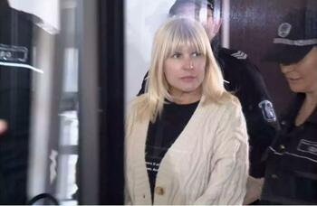Elena Udrea, dusă la Spitalul Ploieşti, după ce i s-a făcut rău în penitenciar. Acuză dureri abdominale