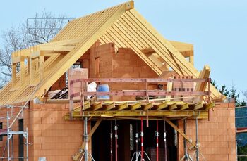 Fără autorizaţie de construcţie pentru casele de până la 150 de metri pătrați. Condiţiile puse de autorităţi