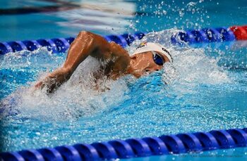 David Popovici se califică în finala de la 50 metri liber la Europenele U23