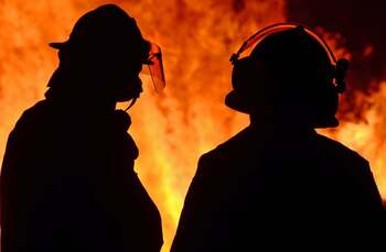 Şapte pensiuni şi restaurate, închise „pentru încălcarea gravă a cerinţei de securitate la incendiu”, în urma unor (…)