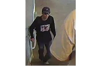 FBI publică imagini și cere ajutorul publicului pentru identificarea unei persoane în legătură cu asasinarea lui (…)