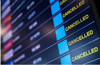 Criză pe aeroporturile din SUA: peste 800 de zboruri au fost anulate din cauza blocajului bugetar