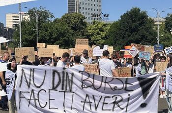 Studenții anunță protest masiv duminică, la București: Cu bursele nu e de joacă!