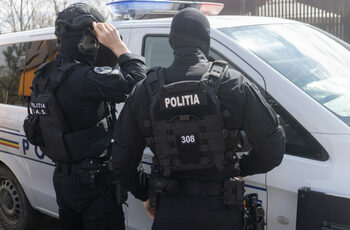 Galați: Un bărbat și-a găsit iubita fără suflare într-un apartament închiriat în regim hotelier