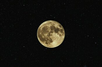 Eclipsă totală și Lună sângerie duminică. Unde poate fi văzut fenomenul astronomic rar