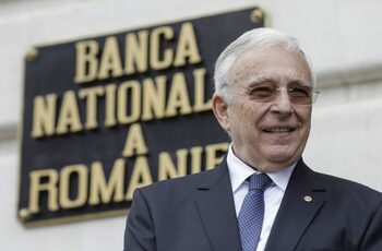 Isărescu: Cursul euro/leu „nu are cum să mai coboare sub 5 lei”