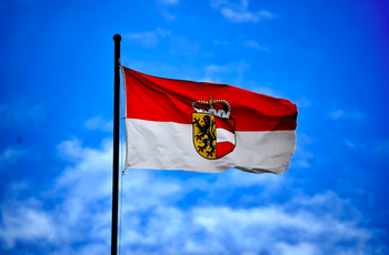 Guvernul austriac a publicat directivele privind interdicţia de utilizare a reţelelor sociale de către minorii sub (…)