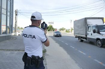 Olt: Polițiștii rutieri au dat 126 de amenzi și au reținut 8 permise