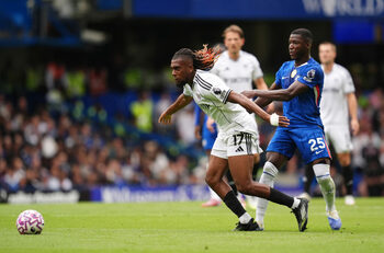Chelsea câștigă cu 2-0 în fața lui Fulham după decizii controversate luate cu ajutorul VAR