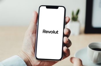 Revolut face noi milionari: Fintechul le-a oferit foştilor angajaţi posibilitatea de a-şi răscumpăra acţiunile la un (…)