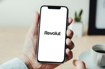Revolut a finalizat o nouă rundă de finanţare, iar fintech-ul ajunge la o evaluare de 75 mld. dolari