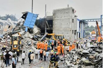 O nouă tragedie în India! Cel puțin 39 de morți după o explozie la un reactor chimic