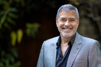 George Clooney și Annette Bening vor juca în ecranizarea memoriilor lui Amy Bloom, „In Love”