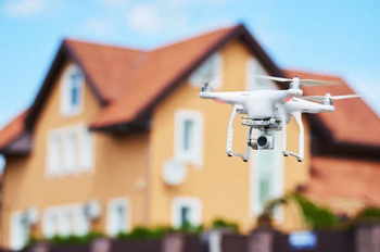 Impozite în creștere și monitorizare cu drone pentru locuințele ilegale