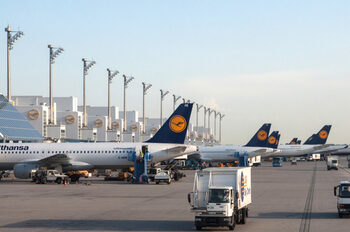 Zboruri suspendate pe aeroportul din Vilnius din cauza unui nou incident cu baloane