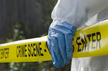 Tentativă de crimă ca în filme la Buzău: un bărbat și-a otrăvit fostul socru și i-a tăiat frânele la mașină