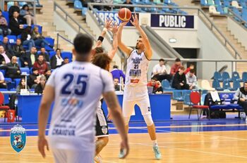 Baschet / Victorie mare! SCMU Craiova, evoluție impresionantă la Mureș