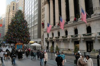 A fost selectat noul pom de Crăciun care va fi amplasat în centrul financiar al New Yorkului. Va avea o stea (…)