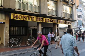 Tranzacţia prin care Monte Paschi preia controlul Mediobanca, într-un deal de 16 miliarde de euro, care va remodela (…)