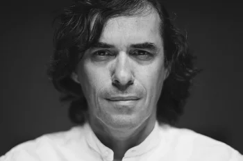 Cărtărescu, pentru The Guardian: M-am răzbunat stilistic şi literar pe oamenii care mi-au furat tinereţea. A fi (…)