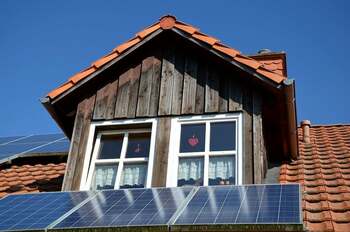 Ministrul Energiei: Acum e o mare risipă cu energia produsă de prosumatori pentru că programele de finanţare s-au (…)