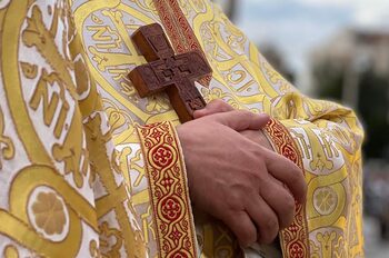 Preoți din Vaslui, folosiți fără ştirea lor în clipuri promovate de PNL; Episcopia Hușilor reacționează