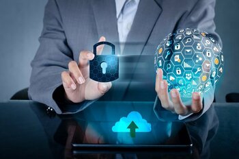 Ce este „Spoofing-ul” şi cum să nu cazi în capcana „contractelor blocate”