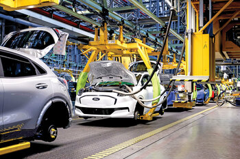 Opinie Bloomberg: Dacia şi Cupra, rebelii industriei auto europene, arată cum poate fi sfidată ofensiva chineză