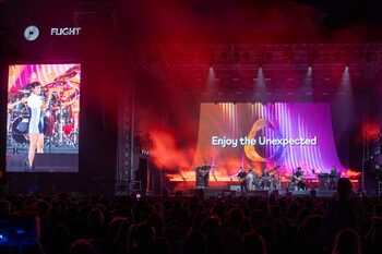 IQOS x Flight Festival: când curiozitatea și creativitatea estompează granițele dintre arte